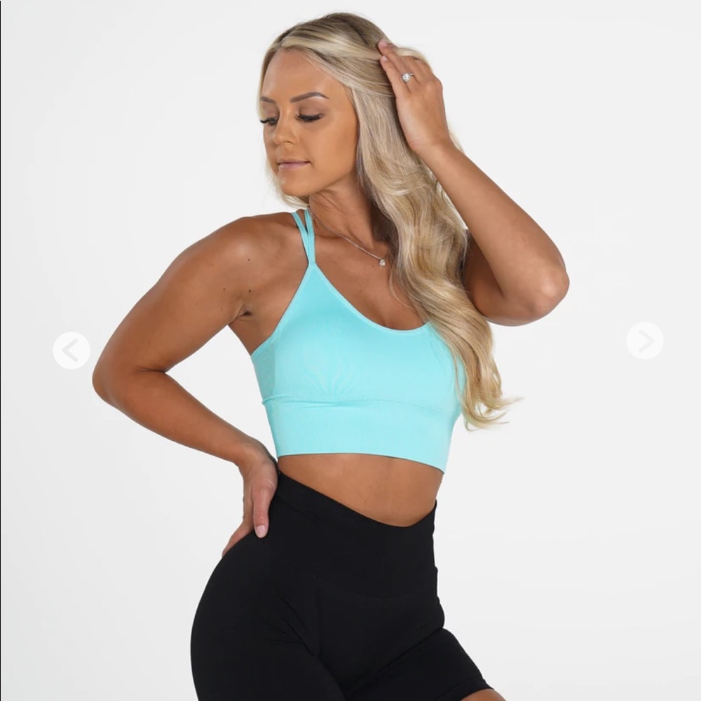 NVGTN sports bra